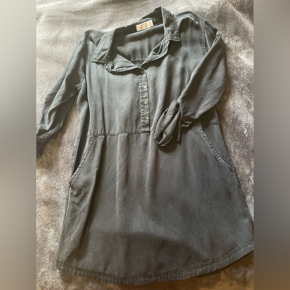 Black Knee Length Dress w/ Pockets